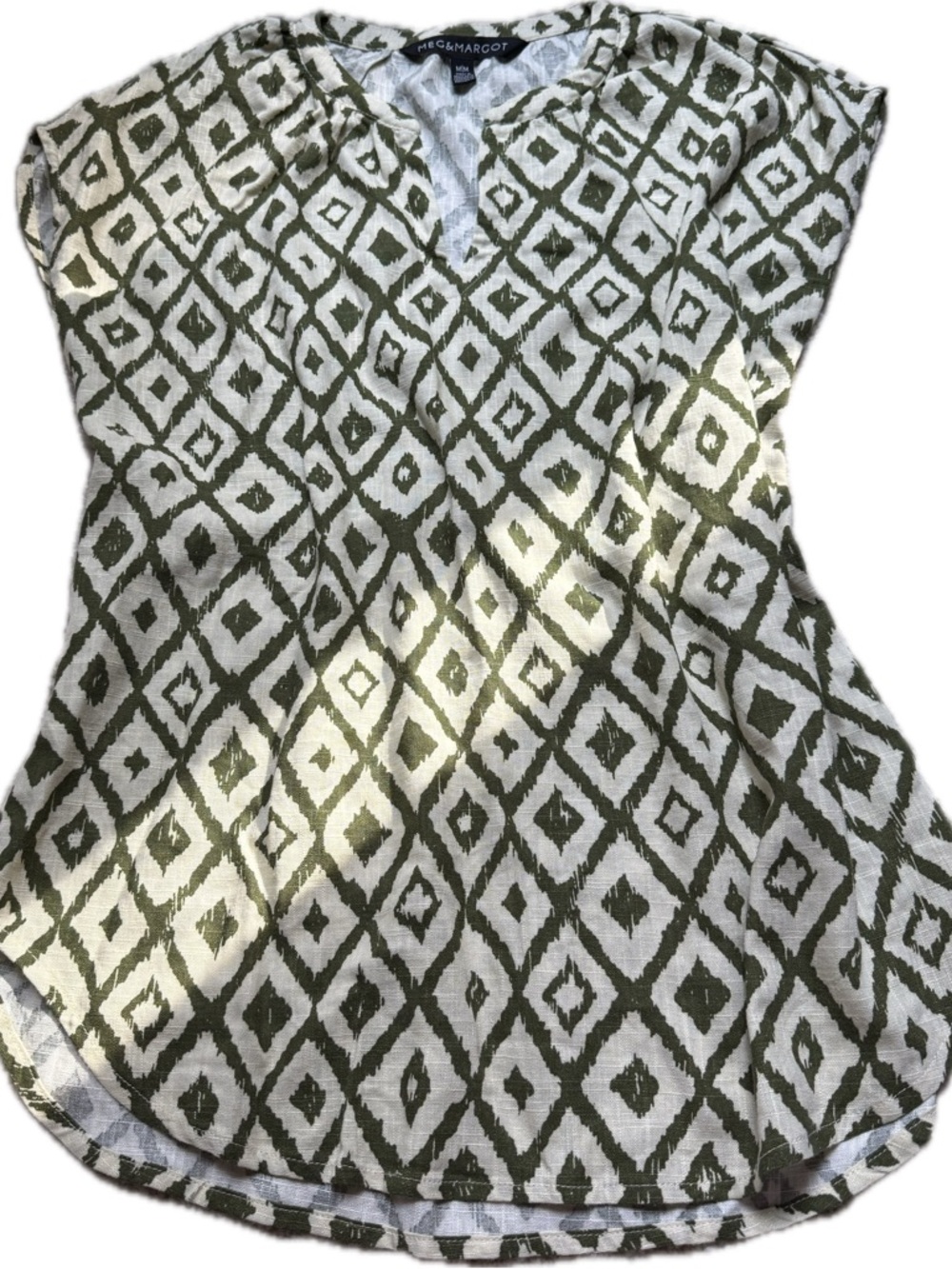 Meg & Margot Diamond Print Split-Neck Tunic
NWOT